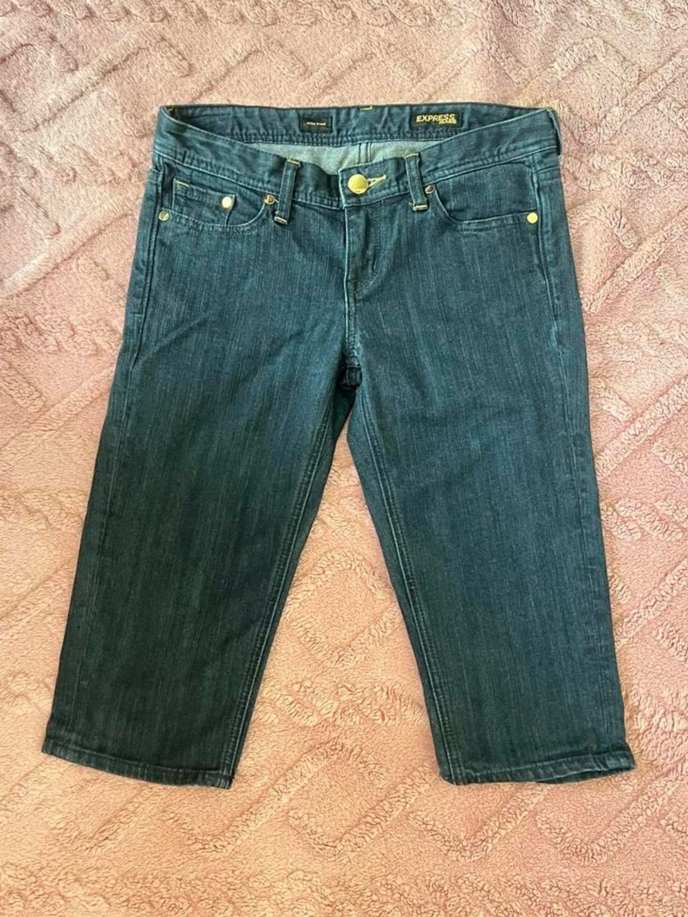 y2k Express dark wash mid rise denim capri pants